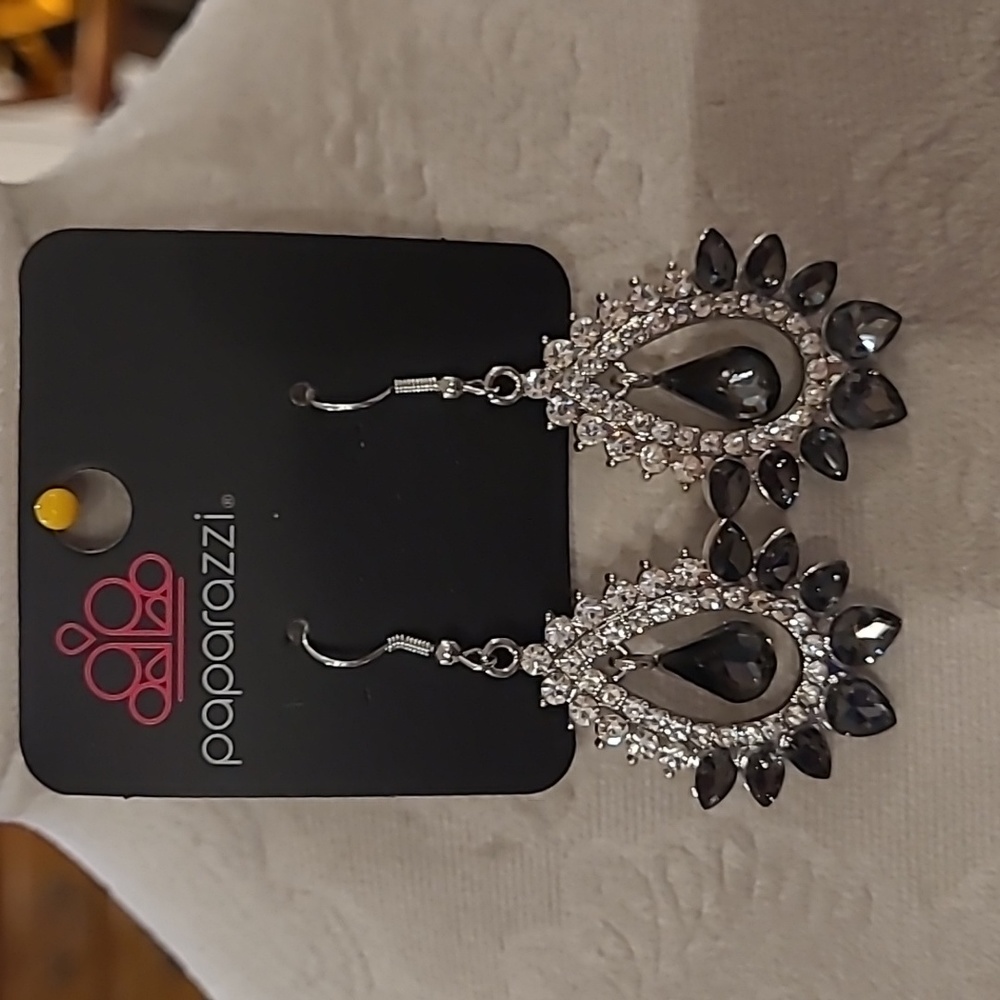 Paparazzi fancy earrings